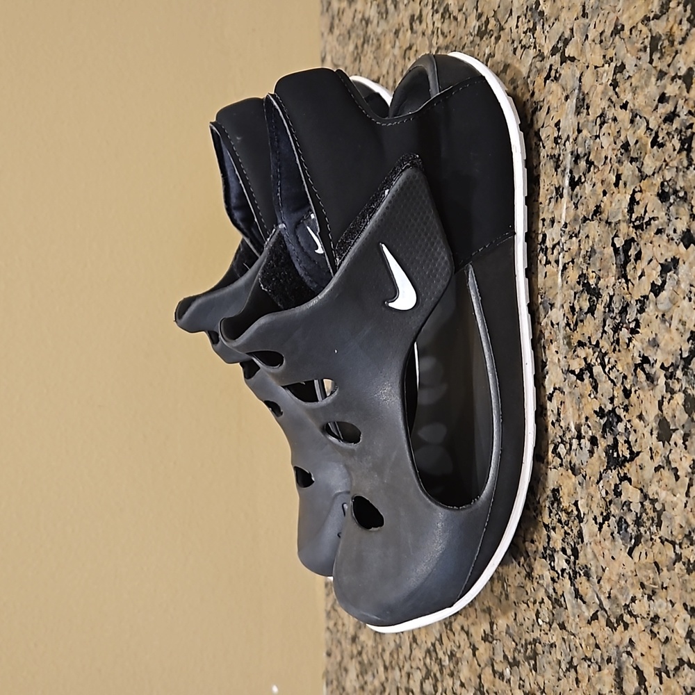 Boys Nike sandals